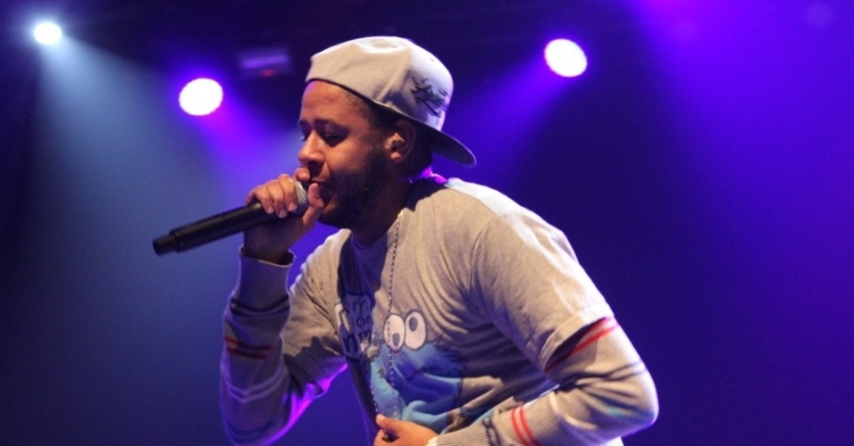 14.jul.2013 - Os rappers Criolo e Emicida (na foto) fizeram show de lançamento do DVD "Criolo & Emicida - Ao Vivo" no Espaço das América, em São Paulo - AgNews