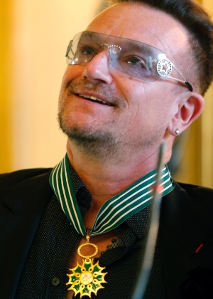 Bono Vox recebe medalha de honra pela cultura da França - AFP PHOTO / FRANCOIS GUILLOT