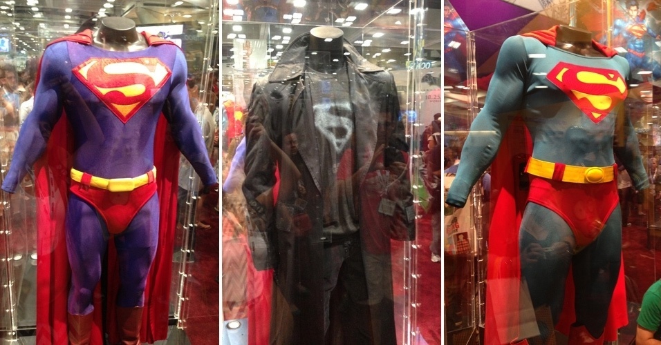 17.jul.2013 - Exposição na Comic-Con reúne principais uniformes usados pelo Superman nos filmes e séries de TV - Natalia Engler/UOL