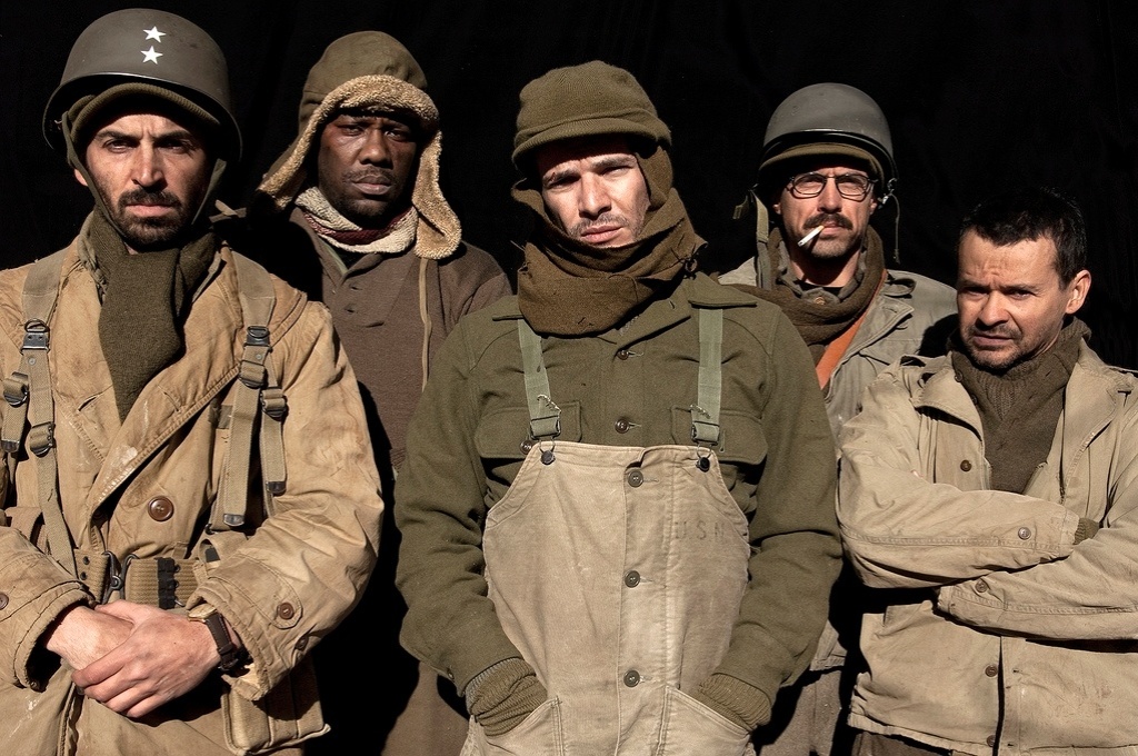 A Mostra Competitiva de filmes de longa-metragem de ficção conta com "A Estrada 47 (A Montanha)", de Vicente Ferraz. O filme narra um ataque de pânico sofrido por integrantes da Força Expedicionária Brasileira na Itália em plena Segunda Guerra Mundial. Perdidos e desesperados, com frio, fome e sede, os soldados têm de escolher entre enfrentar a corte marcial ou o inimigo. - Divulgação