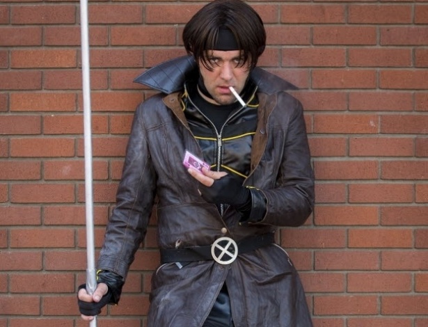 18.jul.2013 - Visitante vestido como Gambit dos "X-Men" posa durante a feira - Fred Greaves/Reuters