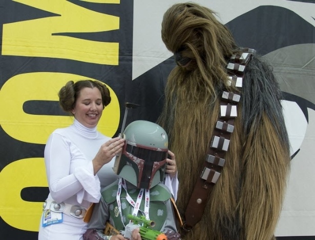 19.jul.2013 - Família com cosplay de "Star Wars" se diverte na Comic-Con San Diego - Robyn Beck/AFP