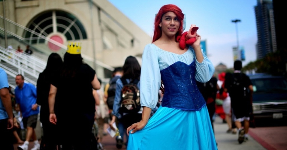 19.jul.2013 - Homem encarna a princesa Ariel de "A Pequena Sereia" na Comic-Con - Sandy Huffaker/AFP