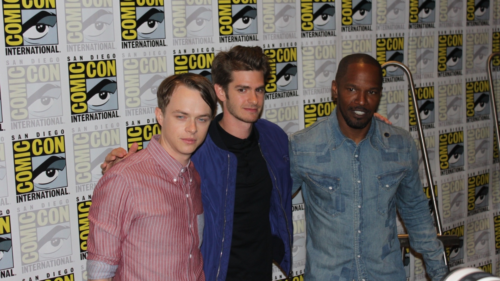 19.jul.2013 - Jamie Foxx (à direita) e Andrew Garfield (centro), principais astros da franquia "O Espetacular Homem-Aranha" - Natalia Engler / UOL