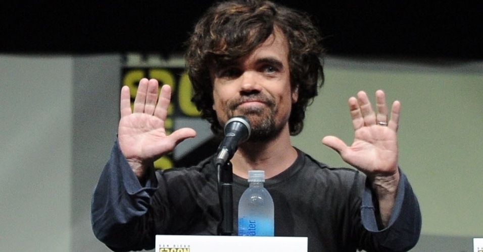 19.jul.2013 - O ator Peter Dinklage fala no palco durante o painel de "Game Of Thrones" na Comic-Con - Kevin Winter/AFP