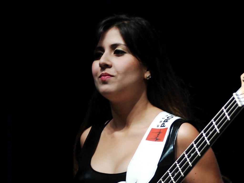 19.jul.2013 - As bandas Detonator e Musas do Metal e se apresentam no Anime Friends, maior festival de cultura pop da América Latina, no Campo de Marte, em São Paulo - Reinaldo Canato/UOL