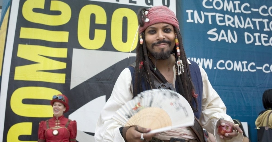 20.jul.2013 - Homem faz cosplay do capitão Jack Sparrow de "Piratas do Caribe" durante a Comic-Con - David Maung/EFE
