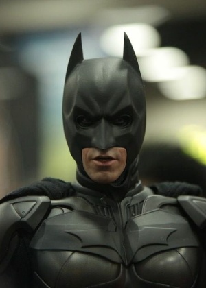 Agora repita, imitando a voz de Christian Bale: "Eu sou Batman" - Omelete
