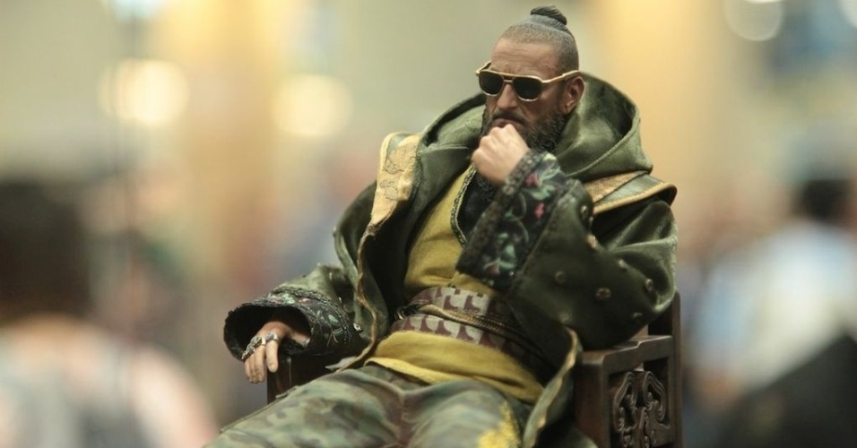 O Mandarim de Ben Kingsley - tão real em versão emborrachada quanto o picareta vivido por ele em "Homem de Ferro 3" - Omelete