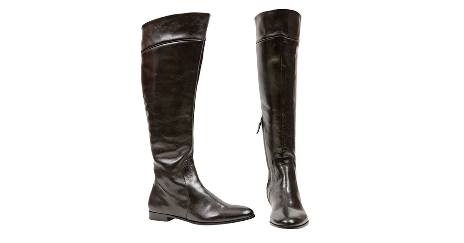 Bota preta sem salto; R$ 319, na Alcaçuz (www.alcacuz.com.br). Preço pesquisado em  julho de 2013 e sujeito a alterações - Divulgação