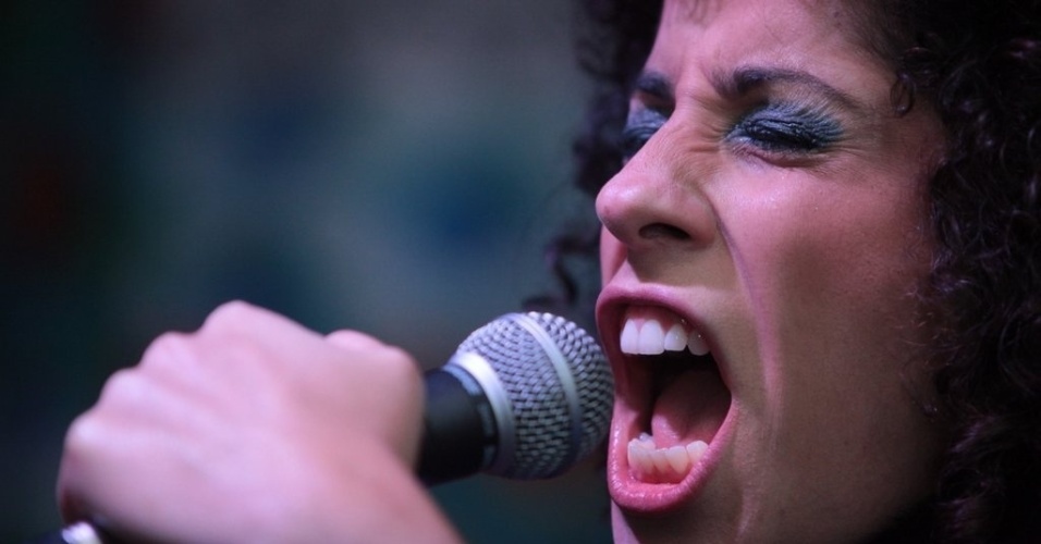 23.jul.2013 - Com direção da atriz Patricia Pillar e direção de fotografia de Mauro Pinheiro Jr, o clipe foi gravado no Rio de Janeiro com locações no Teatro Net, Urca e Santa Teresa - Leo Franco / AgNews