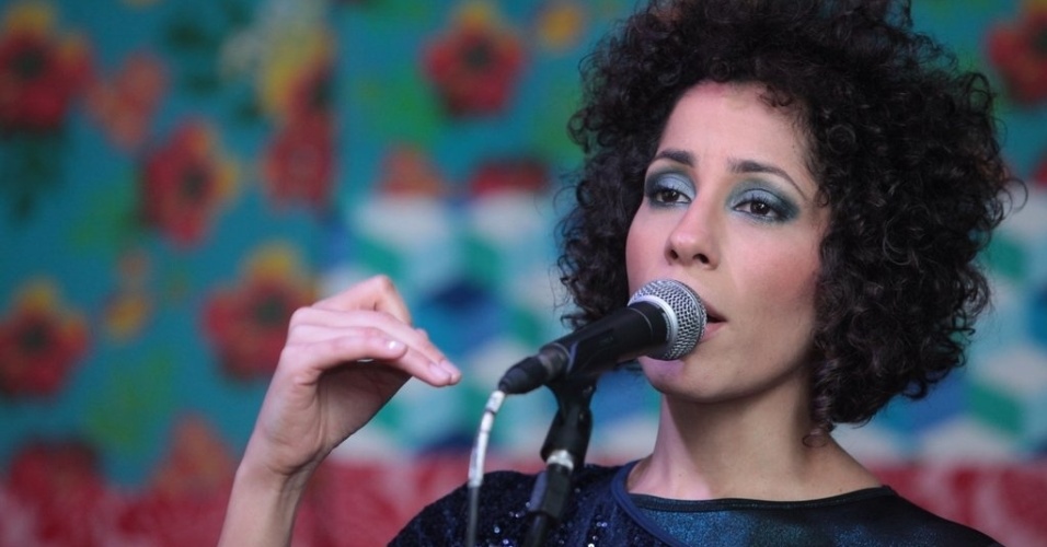 23.jul.2013 - Márcia Castro faz show com lançamento do clipe "Vergonha" em boate na Lapa, em São Paulo - Leo Franco / AgNews
