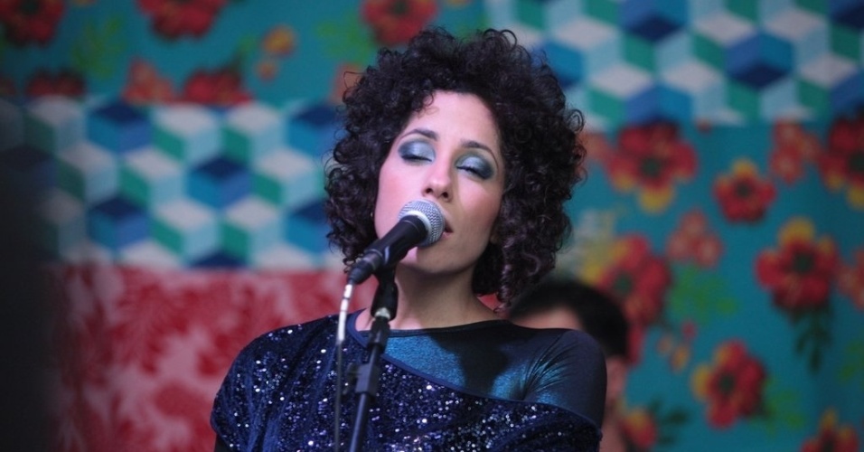 23.jul.2013 - Márcia Castro faz show com lançamento do clipe "Vergonha" em boate na Lapa, em São Paulo - Leo Franco / AgNews