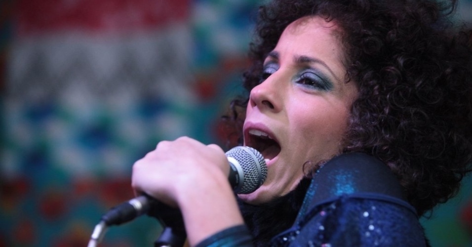 23.jul.2013 - Márcia Castro faz show com lançamento do clipe "Vergonha" em boate na Lapa, em São Paulo - Leo Franco / AgNews