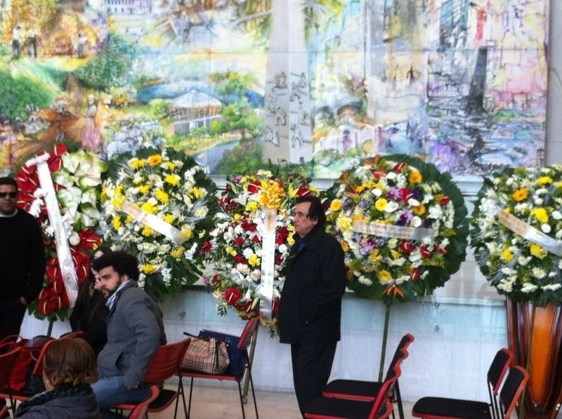 24.jul.2013 - Coroas de flores em velório de Dominguinhos, em São Paulo - Tiago Dias/UOL
