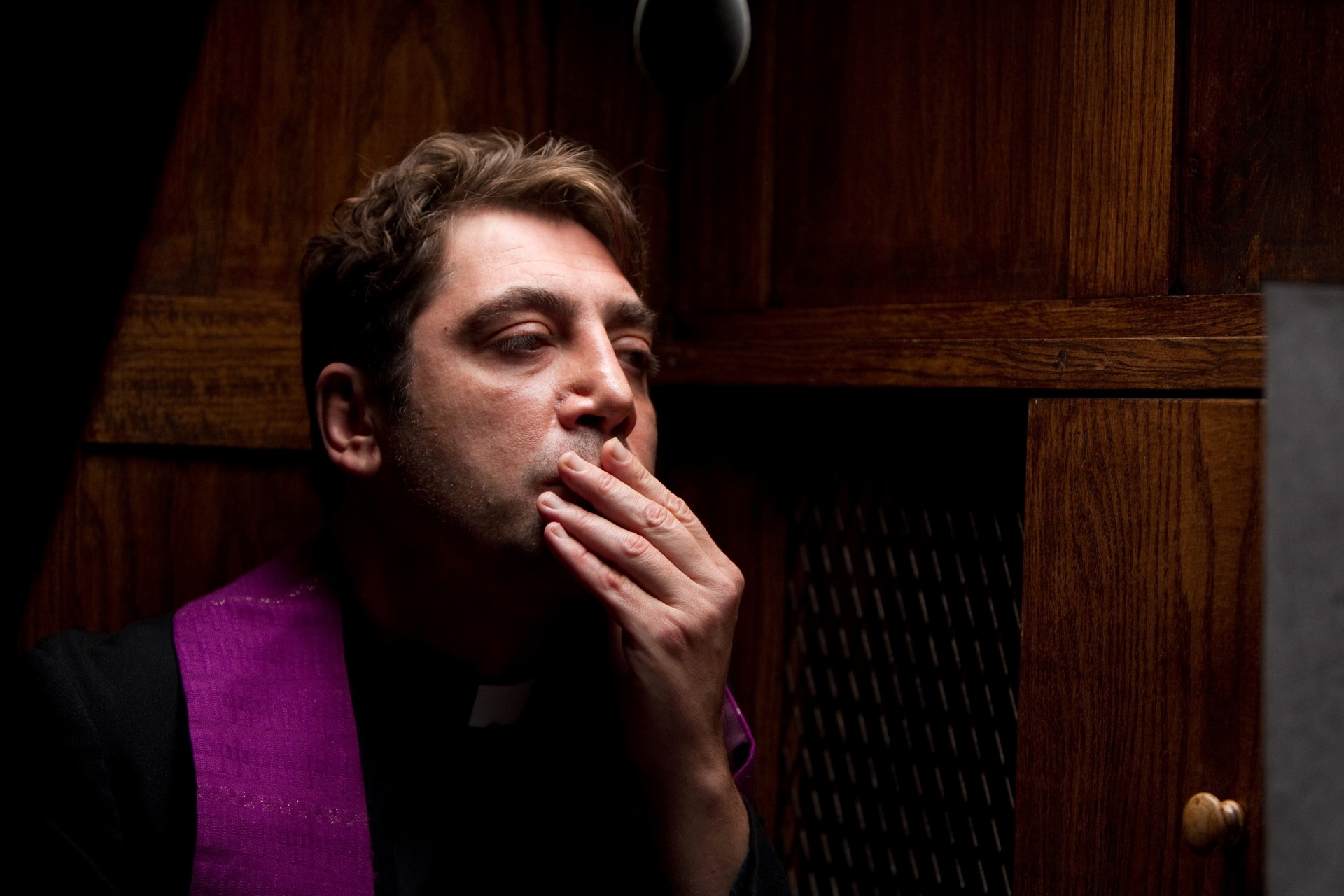 Cena do filme "Amor Pleno", dirigido por Terrence Malick e estrelado por Ben Affleck, Olga Kurylenko e Rachel McAdams. No longa, Javier Bardem interpreta o padre Quintana, um religioso que passa por uma crise com sua fé - Divulgação / Paris Filmes