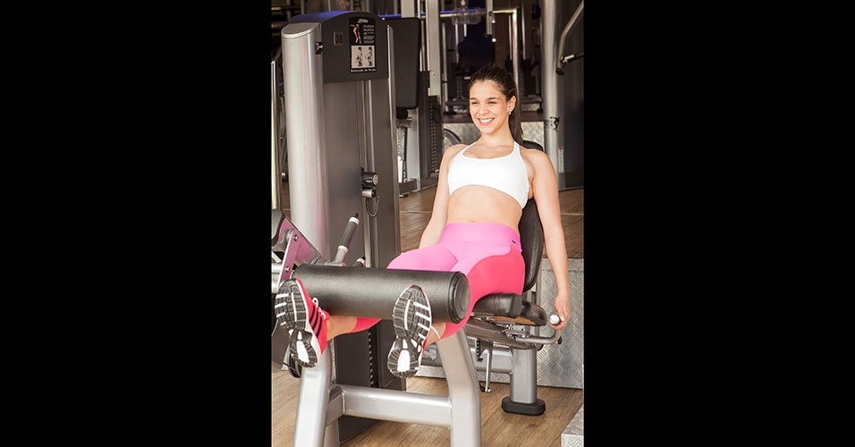 Legging com mescla de cirré, poliamida e elastano, Caju Brasil, R$143; top nadador em tecido Amni, Larulp, R$ 49; tênis Blueject, Adidas, à venda na Centauro, R$ 159,90 - Rodrigo Capote