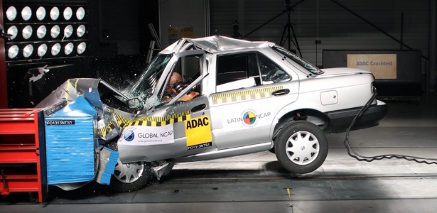 Nissan Tsuru em crash test de 2013: quase zero absoluto - Divulgação