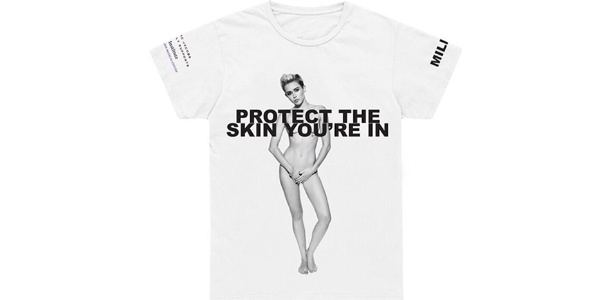 Miley Cyrus posa para a campanha "Protect The Skin You"re In", promovida pelo estilista Marc Jacobs - Divulgação