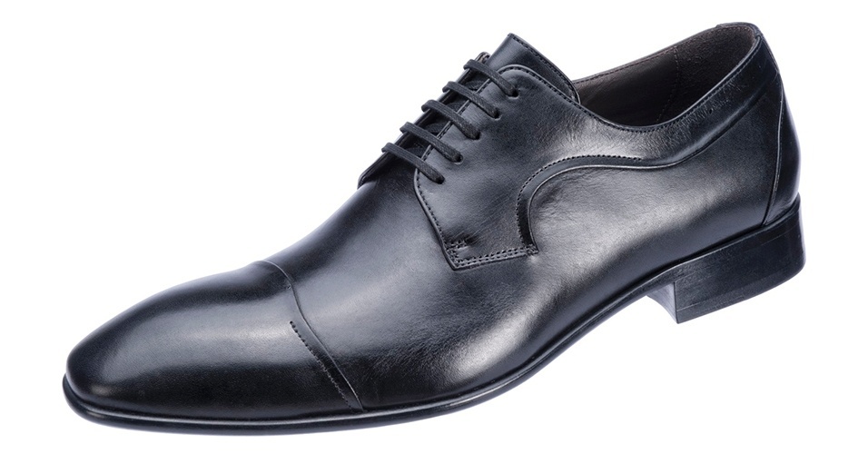 Sapato social de couro; R$ 310, na Democrata (SAC 0800 341500). Preço pesquisado em julho de 2013 e sujeito a alteração - Divulgação