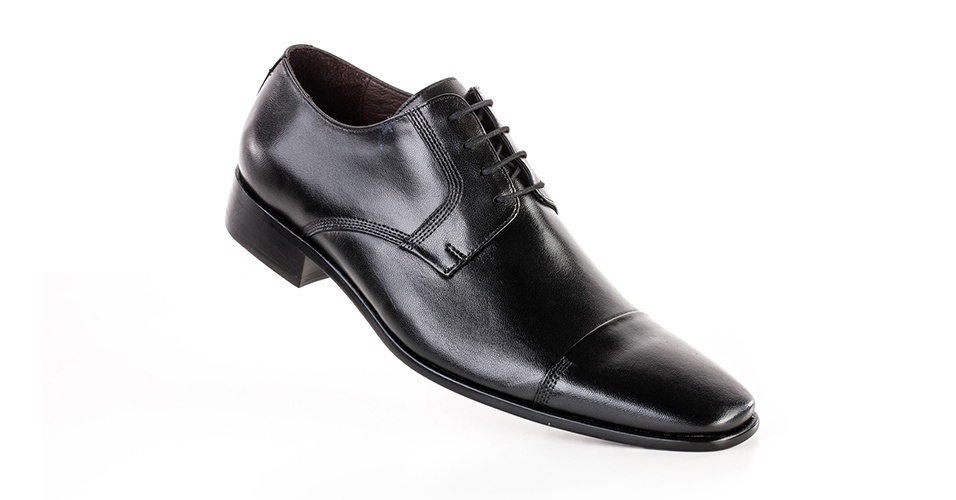 Sapato social em couro; R$ 289, na CNS (SAC 0800 7732344). Preço pesquisado em julho de 2013 e sujeito a alteração - Divulgação