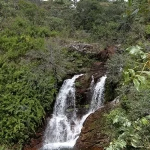 Faça um passeio pelas nascentes e cachoeiras de Brasília e seus arredores -  05/06/2013 - UOL Nossa