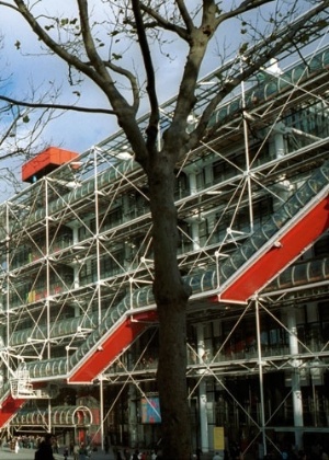 O Centre Georges Pompidou é um centro nacional de cultura voltado para a arte moderna e contemporânea, em Paris  - © Paris Tourist Office - Photographe : Amélie Dupont - Architecte : Renzo Piano et Richard Rogers