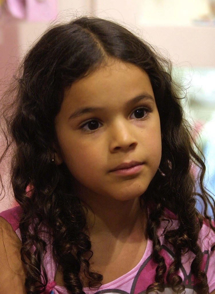 Bruna Marquezine em cena de "Mulheres Apaixonadas", trama em que estreou na Globo como a sofrida Salete