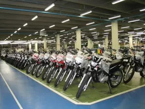 Vendas de motos sobem 40,8% em abril ante abril de 2023, mostra Fenabrave