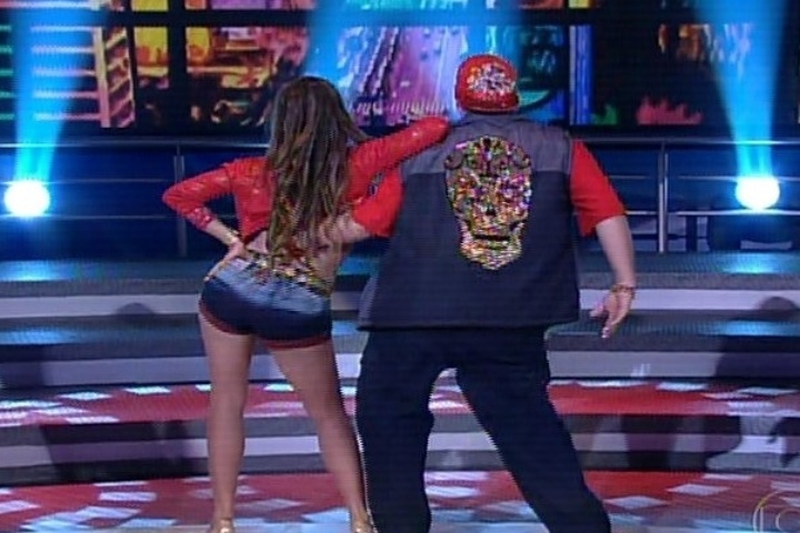 04.ago.2013 - Na "Dança dos Famosos", Tiago Abravanel se empolga no funk