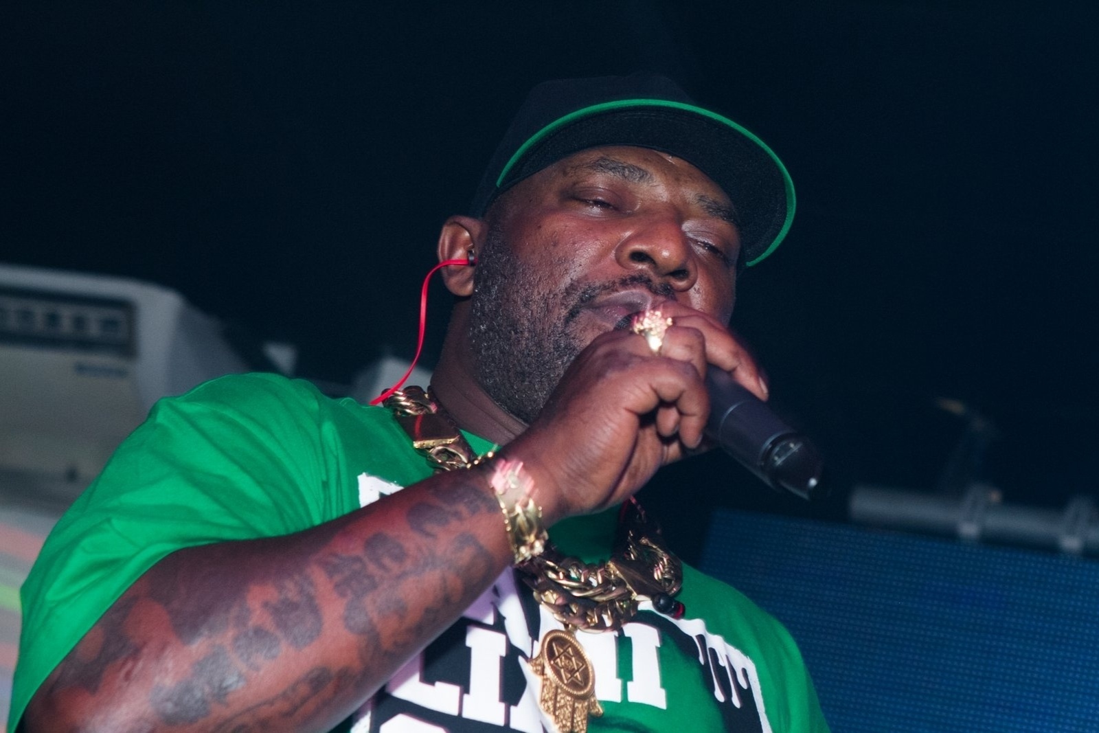 04.ago.2013 - Mister Catra canta na festa "Verão 021", em uma boate no Rio - Raphael Mesquita/Divulgação