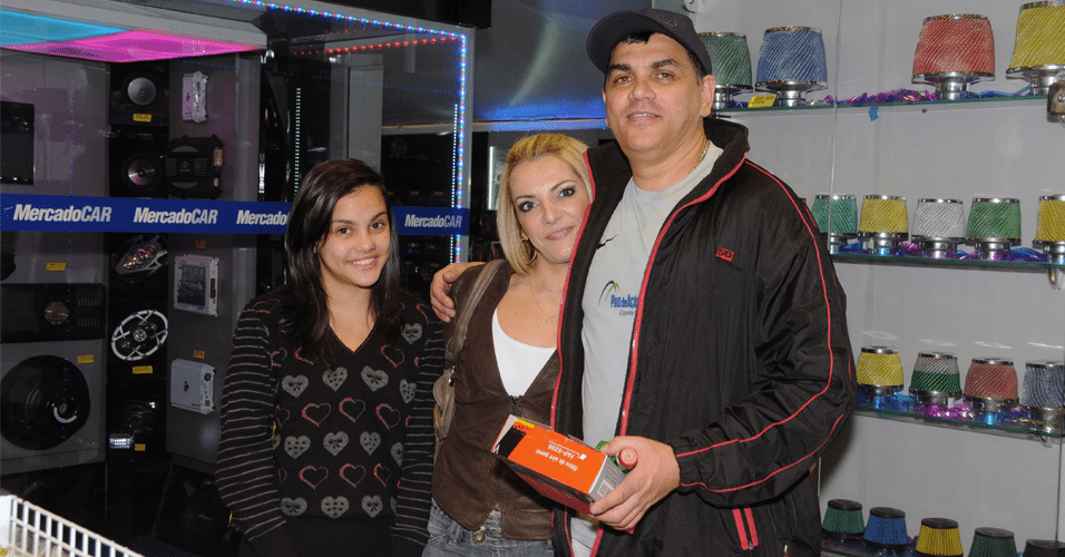 MercadoCar: Milton Pereira de Oliveira, Patrícia Vila de Oliveira e Caroline Vila de Oliveira - Murilo Góes/UOL