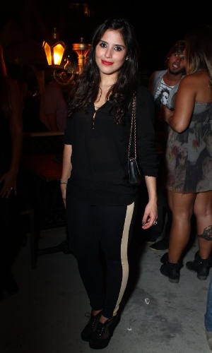 6.ago.2013 - Camila Camargo na inauguração do restaurante Paris 6 na Barra da Tijuca, no Rio de Janeiro