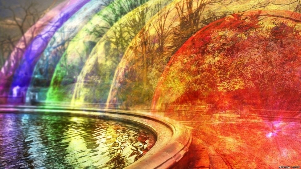 Lamm colaborou com Browning Vogel, que trabalhou no centro investigativo Ames, na Nasa (agência espacial americana). "A distância entre as ondas do wi-fi é mais curta do que a das ondas de rádio e mais longa do que as micro-ondas. Por isso, não pode ser interrompida por outros sinais", diz Vogel. A imagem acima mostra dados hipotéticos do wi-fi transmitidos sobre uma banda que se divide em diferentes subcanais representados pelas cores - Nickolay Lamm 