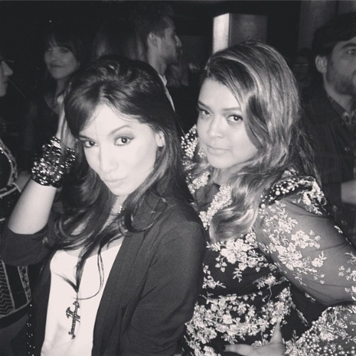8.ago.2013 - Anitta publica foto ao lado da aniversariante Preta Gil na festa no Copacabana Palace