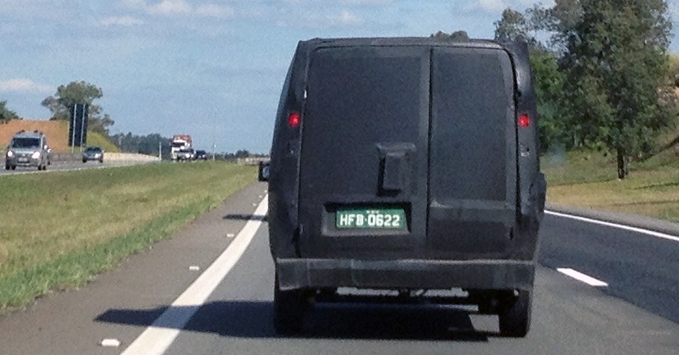 Fiat Fiorino 2014 camuflado - Fernando Beretta/UOL