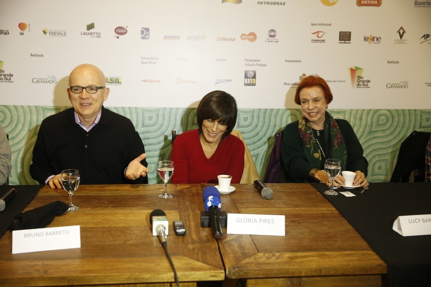 10.ago.2013 - Glória Pires, Bruno e Lucy Barreto participam da coletiva de imprensa do filme "Flores Raras" no Festival de Gramado - Felipe Panfili e Leo Marinho/AgNews