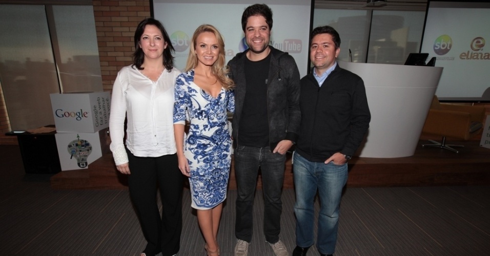 12.ago.2013 - Eliana posa com a diretor geral da Endemol Brasil, Juliana Algañara; o diretor do 