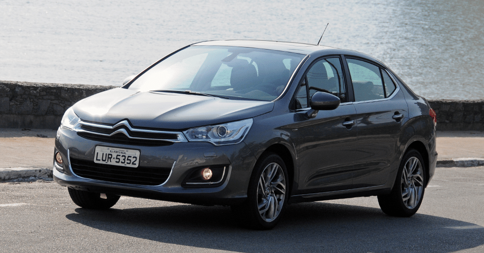 Citroën C4 Lounge THP - Murilo Góes/UOL