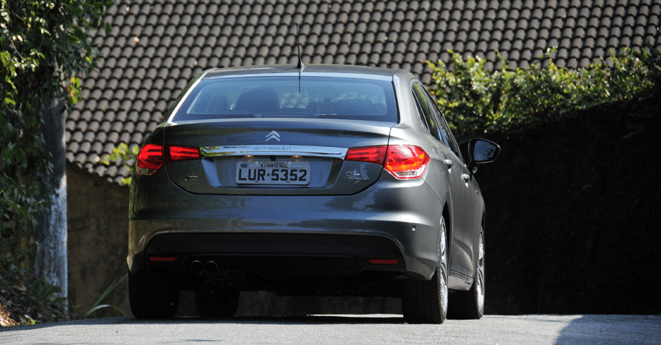 Citroën C4 Lounge THP - Murilo Góes/UOL