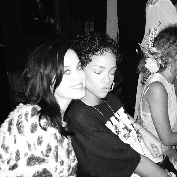 13.ago.2013 - Katy Perry e Rihanna voltam a ser amigas após desentendimento sobre Chris Brown