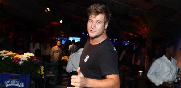 13.ago.2013 - O ex-BBB Diego Alemão chega para a festa "Um Brinde Ao Rio", feita por uma marca de cerveja. O evento aconteceu no Rio de Janeiro - Thyago Andrade/Foto Rio News - Thyago Andrade/Foto Rio News