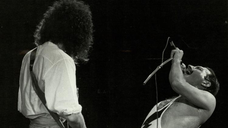 Brian May e Freddie Mercury durante show do Queen, no Rock in Rio de 1985 - U. Dettmar/Folhapress - U. Dettmar/Folhapress