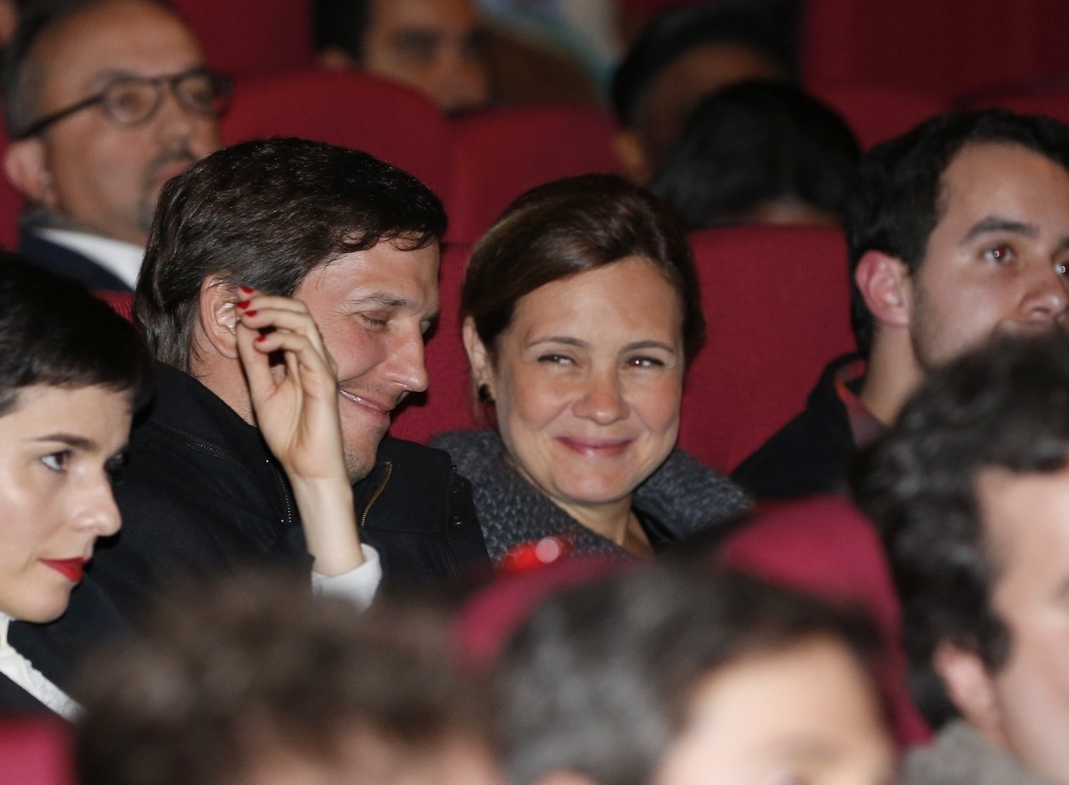 16.ago.2013 - O casal de atores Vladimir Brichta e Adriana Esteves na plateia do Festival de Gramado 2013 - Felipe Panfili e Leo Marinho/AgNews