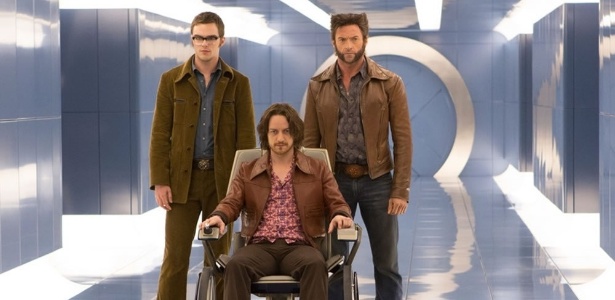 Hank McCoy (Nicholas Hoult), Professor Xavier (James McAvoy) e Wolverine (Hugh Jackman) aparecem na primeira imagem oficial do longa "X-Men: Days of Future Past", previsto para 2014 - Divulgação
