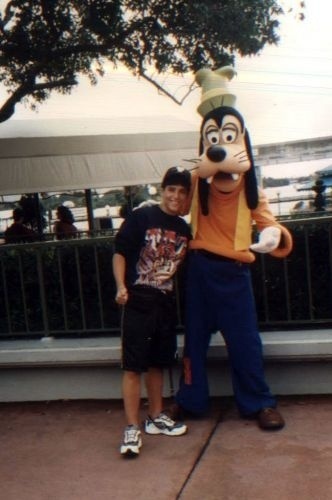 Bruno Gagliasso em uma viagem à Disney World, na Flórida, nos Estados Unidos (1991) 