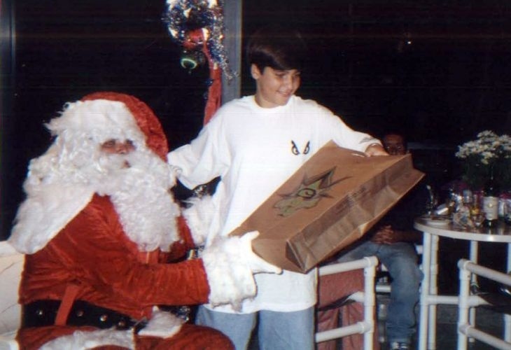 No Natal de 1990, Bruno recebeu o presente das mãos de Papai Noel 