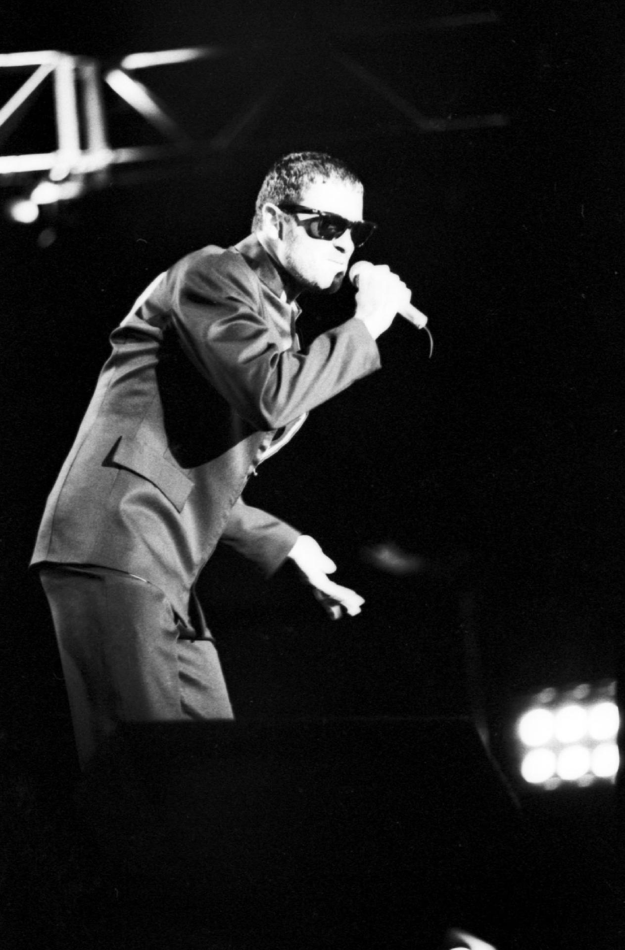 George Michael durante show no Rock In Rio, em 25 de janeiro de 1991 - Jorge Cecílio/Folhapress