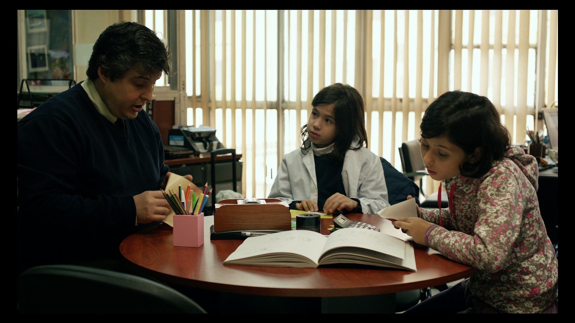 Cena do filme "A Sorte em Suas Mãos", de Daniel Burman. O elenco conta com o músico uruguaio Jorge Drexler - Divulgação / Imovision