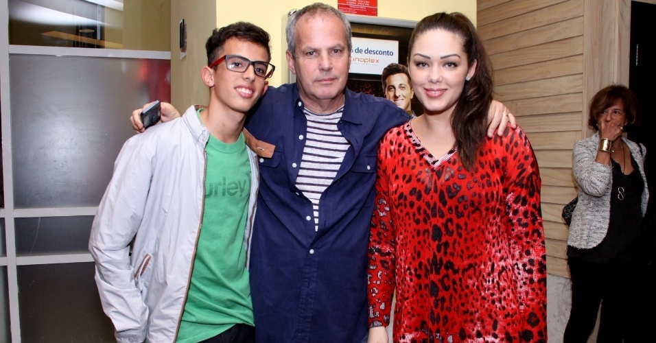 21.ago.2013 - Jayme Monjardim foi com o filho André e a mulher, Tânia Mara